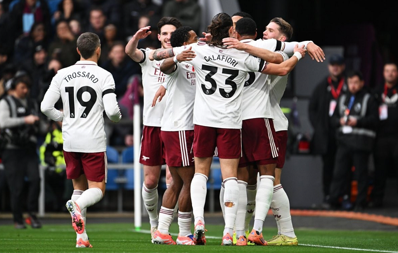 Gary Neville đặt niềm tin lớn: Arsenal đang tiến gần đến thời điểm chinh phục Champions League