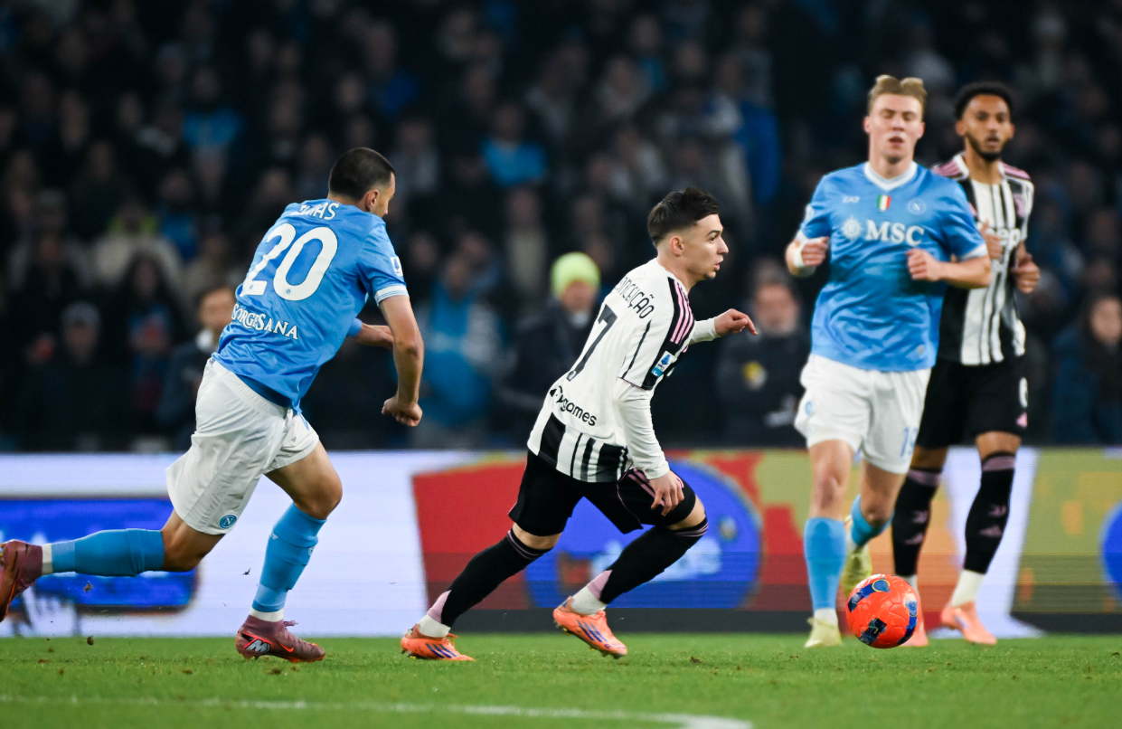 Napoli vs Juventus (02:45 &#8211; 08/12)