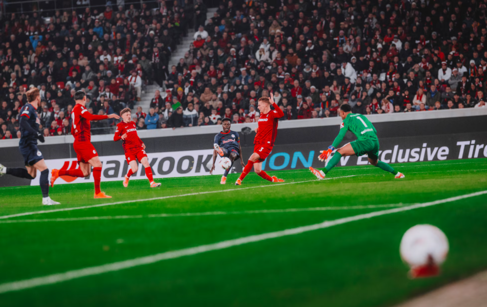 SC Freiburg vs Red Bull Salzburg (03:00 &#8211; 12/12)