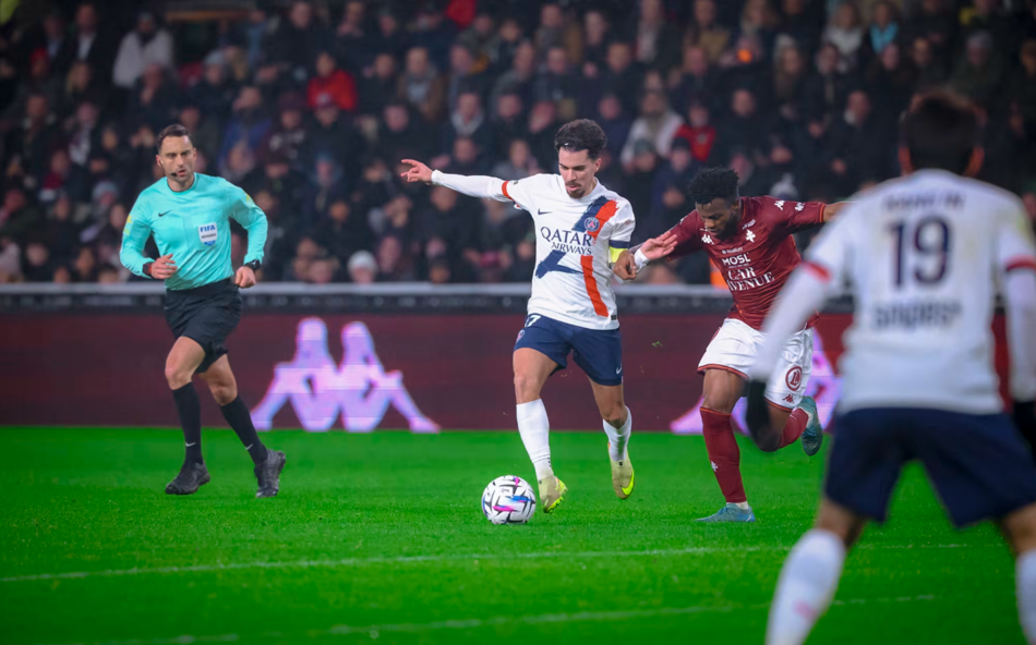 Metz vs PSG (01:00 &#8211; 14/12)