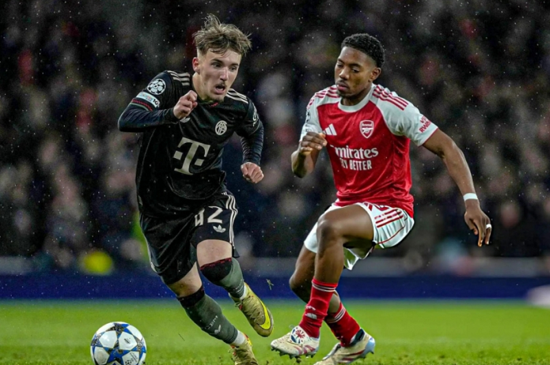 Hậu vệ trẻ Arsenal bị chỉ trích sau bàn thua trước Bayern Munich